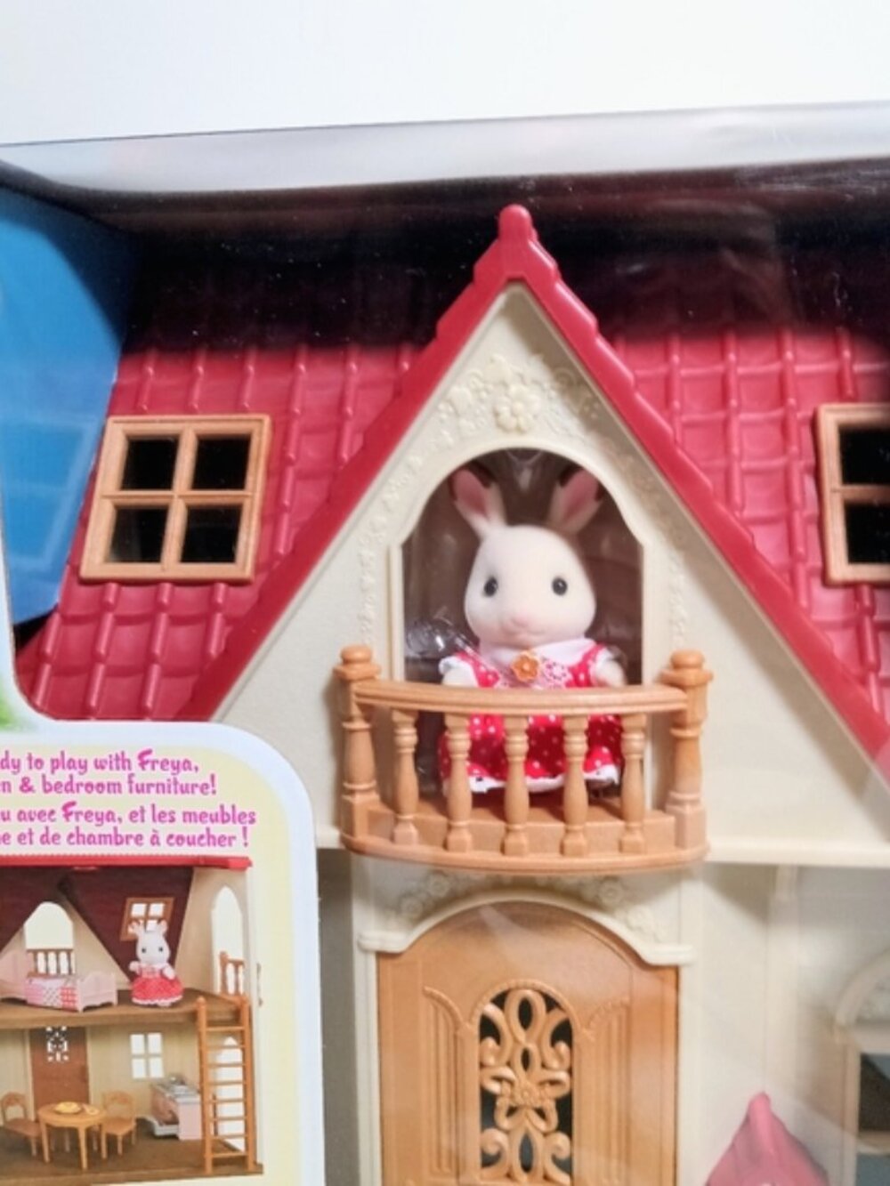 Calico Critters Red Roof Cozy Cottage Starter Home Dollhouse with Rabbit - Picture 2 of 8